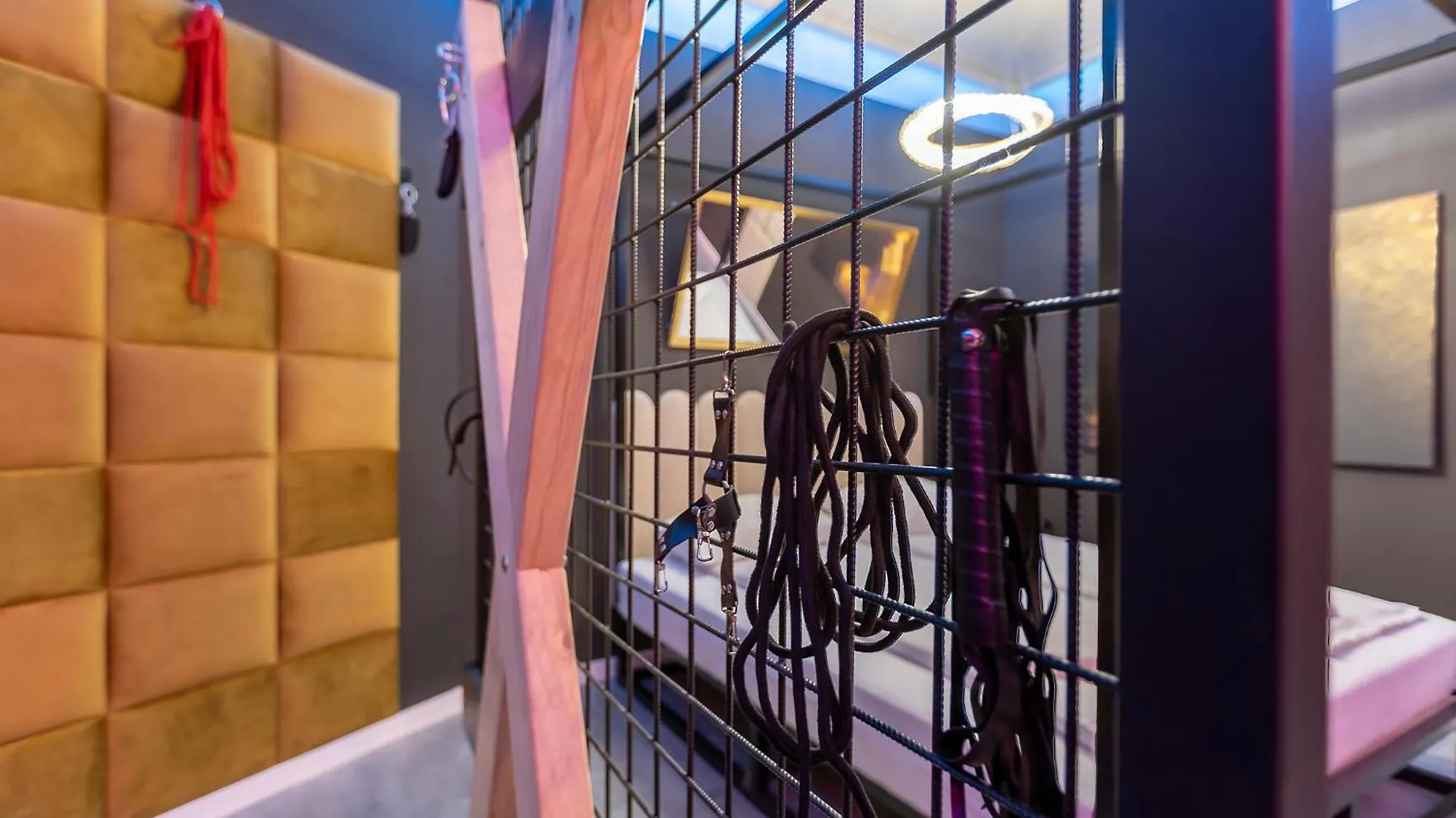 Secret Love Bdsm 포즈난 아파트